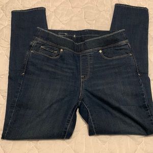 Levi pull on Jeans